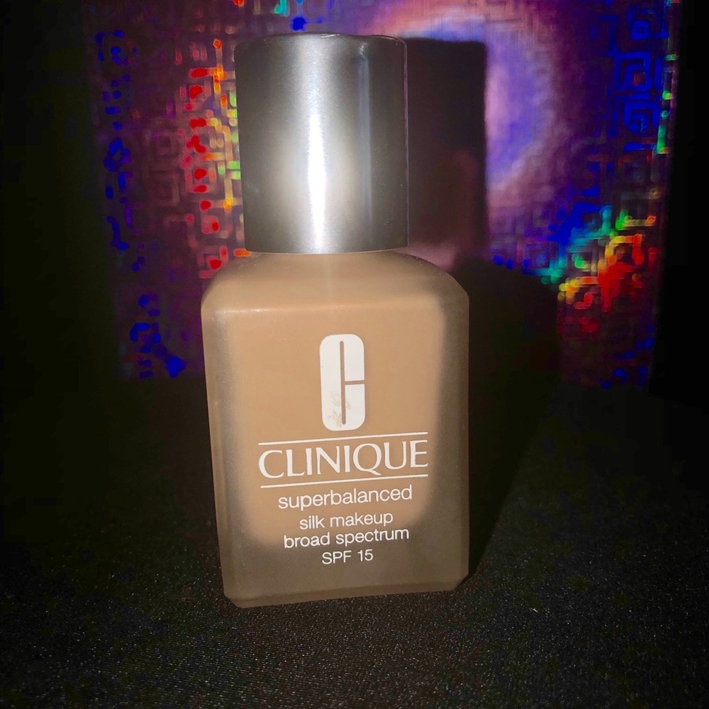 🔆 CLINIQUE SUPERBLEND SILK MAKEUP 🔆